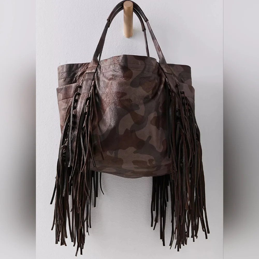 FREE PEOPLE CHRISTIANSEN CAMUFFARE CAMO CAMOUFLAGE LEATHER FRINGE TOTE BAG